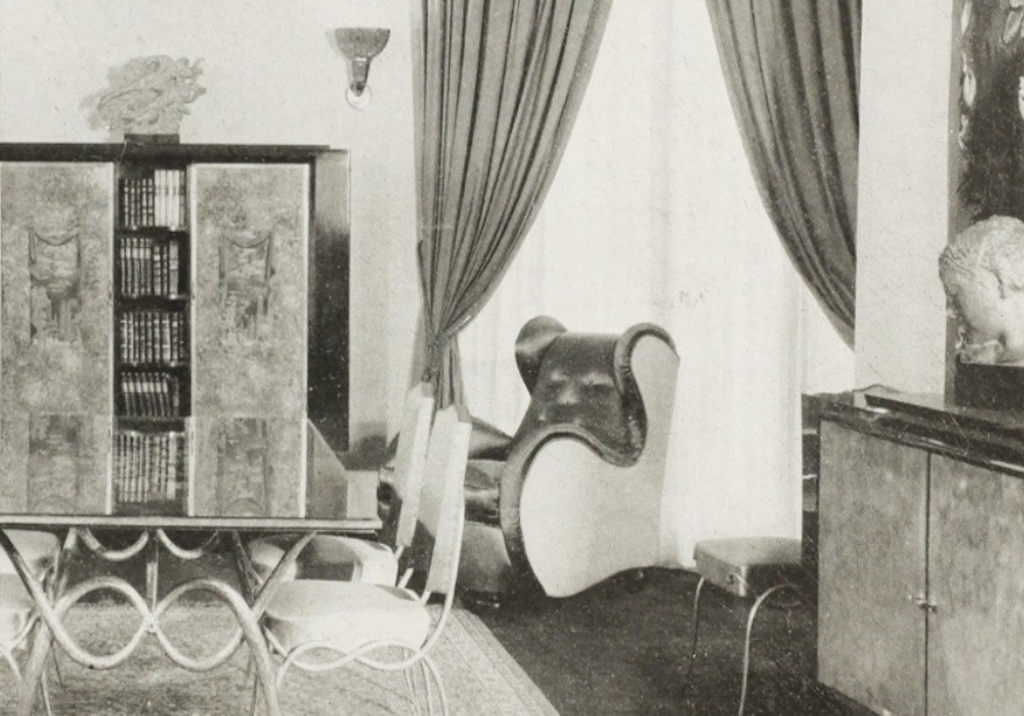 Pair of Armchairs by René Drouet: A second image presented in Mobilier et Décoration, December 1947.