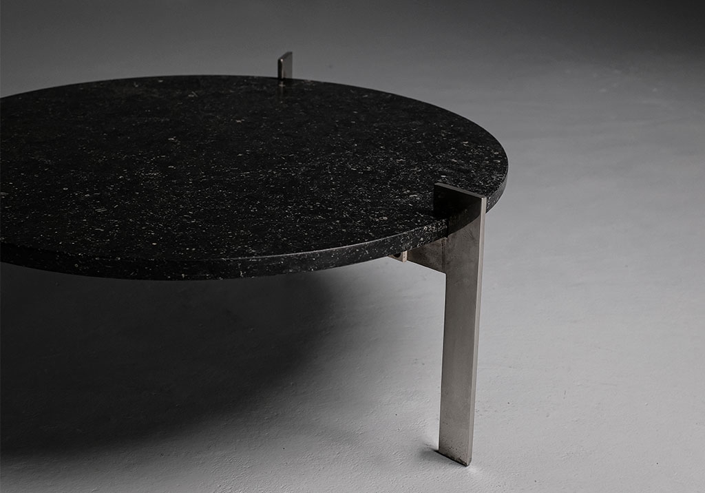 Granite and Brushed Steel Low Table :  details of the legs and top fixation